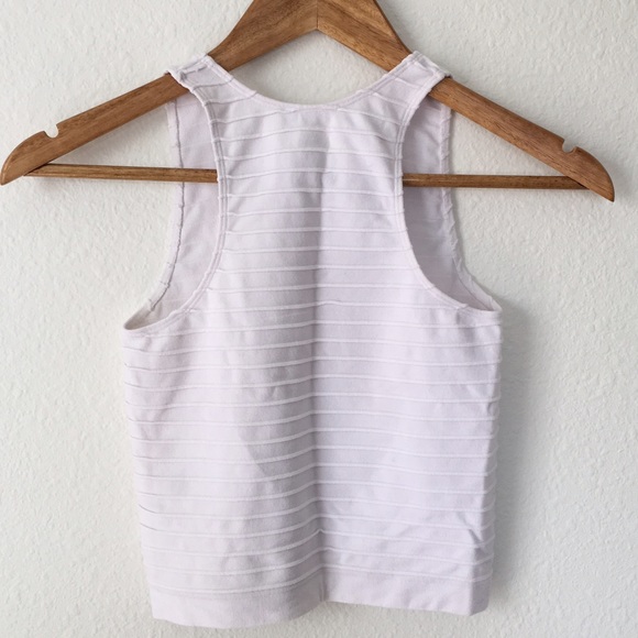 A&F | White Racerback Crop Top - Picture 2 of 4