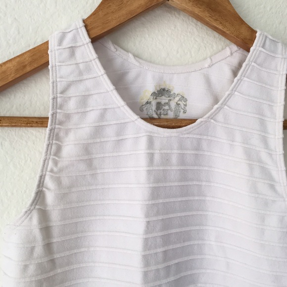 A&F | White Racerback Crop Top - Picture 3 of 4