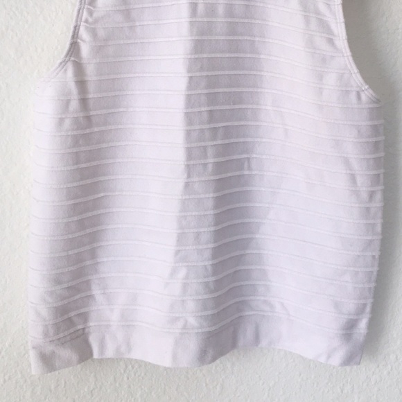 A&F | White Racerback Crop Top - Picture 4 of 4