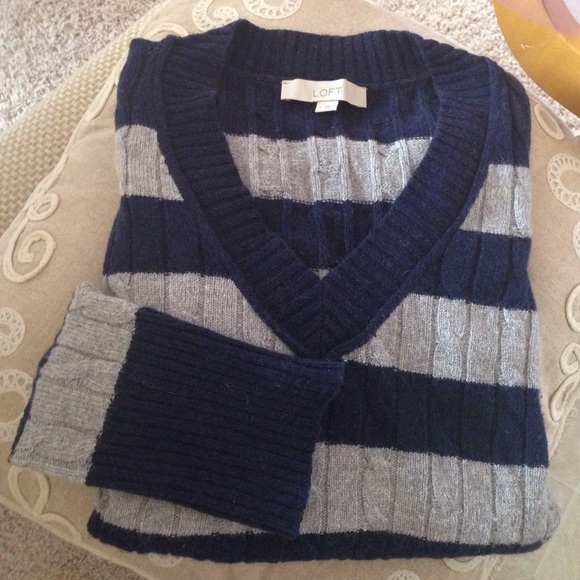 LOFT Sweaters - 🎉SALE!🎉Navy & Gray Striped LOFT sweater