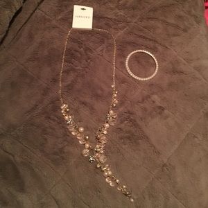 Forever 21 necklace and pearl bracelet