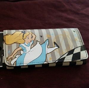 Hot Topic  Loungefly Alice in Wonderland Wallet