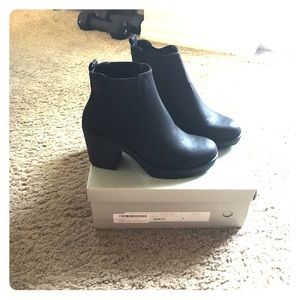 boohoo black chelsea boots