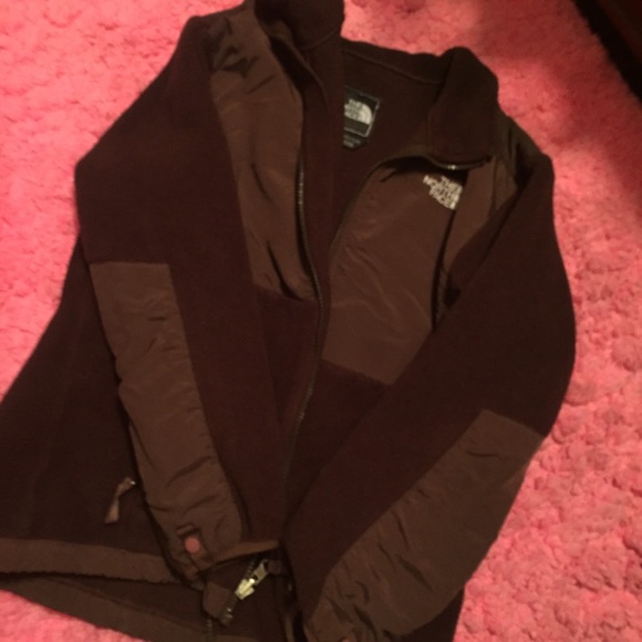 Brown North Face Jacket. Girls Large! Very Warm!!