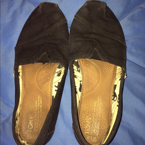 Toms