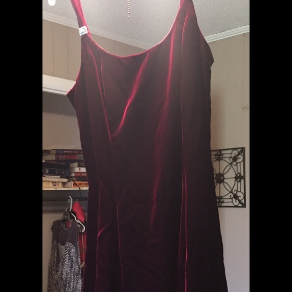 Dress - Picture 4 of 4