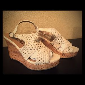 NWOT nude Mudd wedges.