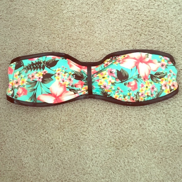 Strapless Victoria's Secret bikini top!