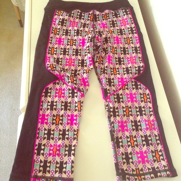 Gianni Bini Print Capri Leggings