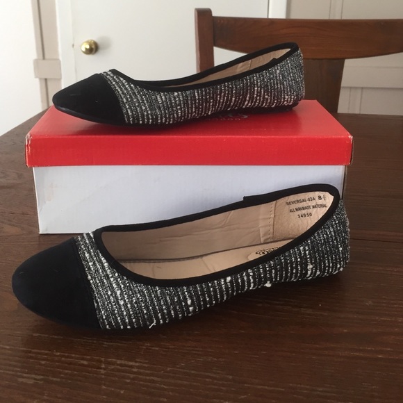 Black/silver flats
