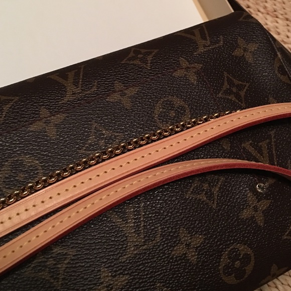 ‼️SOLD‼️ Authentic Louis Vuitton Favorite MM❤️ - Picture 4 of 4