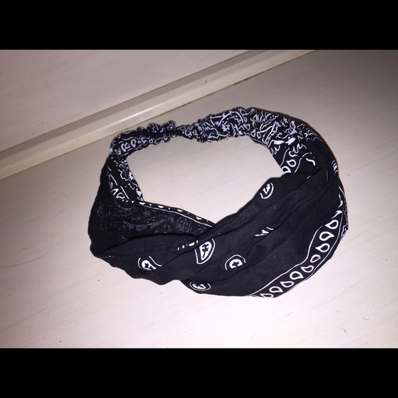 Black bandana