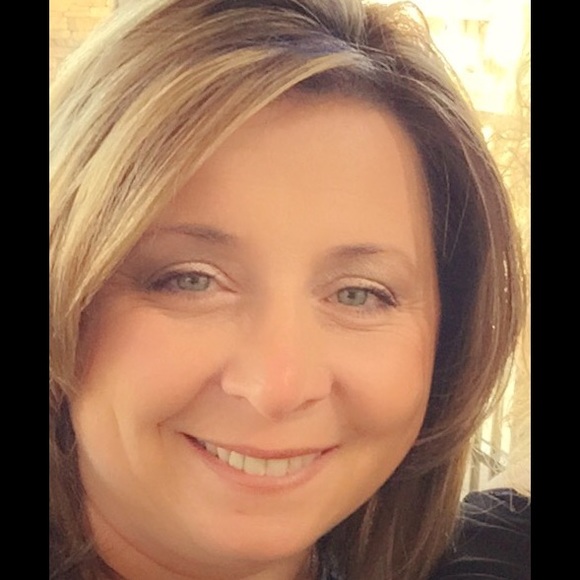 Meet your Posher, Leatha - Picture 1 of 1