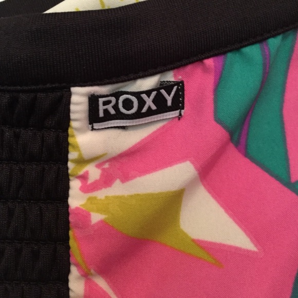 🔻EUC Roxy tropical dress with cutout back - Picture 3 of 4