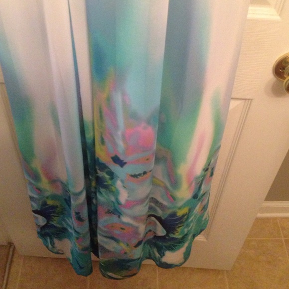 Beautiful Prom Dress - Picture 3 of 3