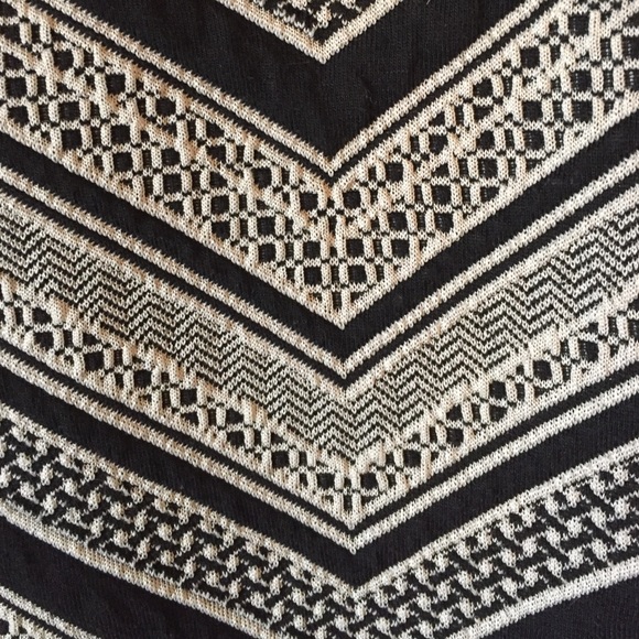 Chevron Printed Dress - Picture 2 of 4