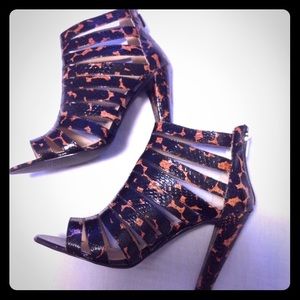 VS Colin Stuart Heels