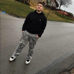 Meet your Posher, Aj