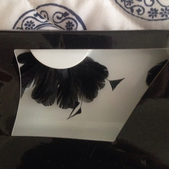 Makeup forever lashes - Picture 2 of 2