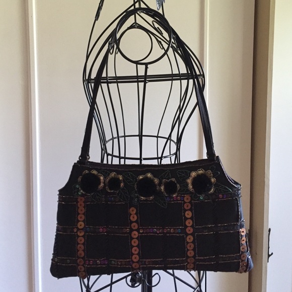 BAGUETTE BLACK WITH EMBELLISHMENTS - Picture 1 of 4