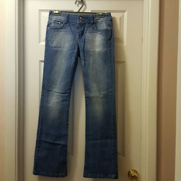 SOLD!!! CUTE BLUE JEANS, STRETCH