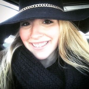 Meet your Posher, Gabrielle