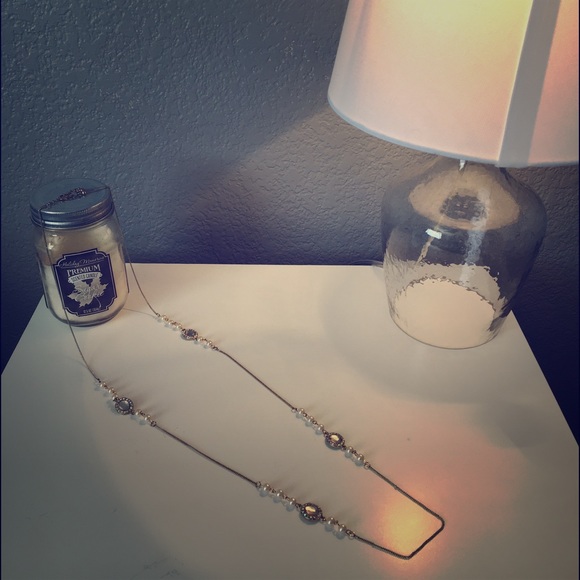 Gold, pearl necklace