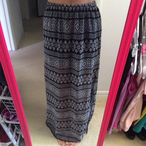 Tilly's Dresses & Skirts - LA: Hearts maxi skirt