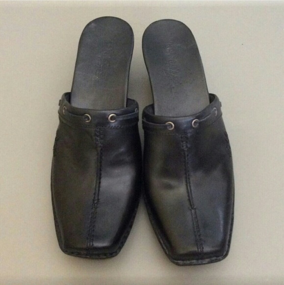 EUC Timberland Slip on mules/clogs. - Picture 1 of 2