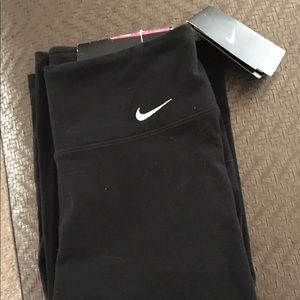 Nike dry fit blk yoga Capri