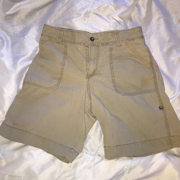 Carhartt relaxed fit khaki shorts