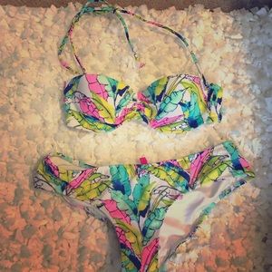 Victoria secret bikini. only worn once.