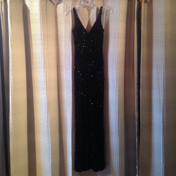 Carmen Marc Valvo gown
