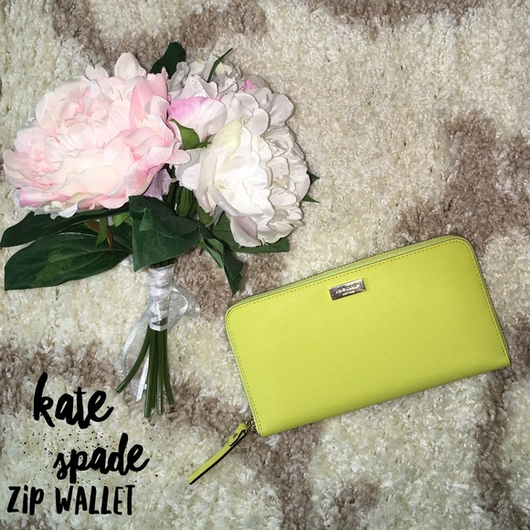 kate spade Handbags - NWT🎯🎯 Kate spade wallet
