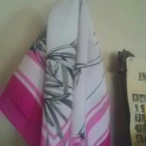 SPRING POLYESTER. FLORAL SCARF FLORAL - Picture 1 of 2