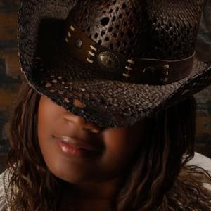 Meet your Posher, Yvonne