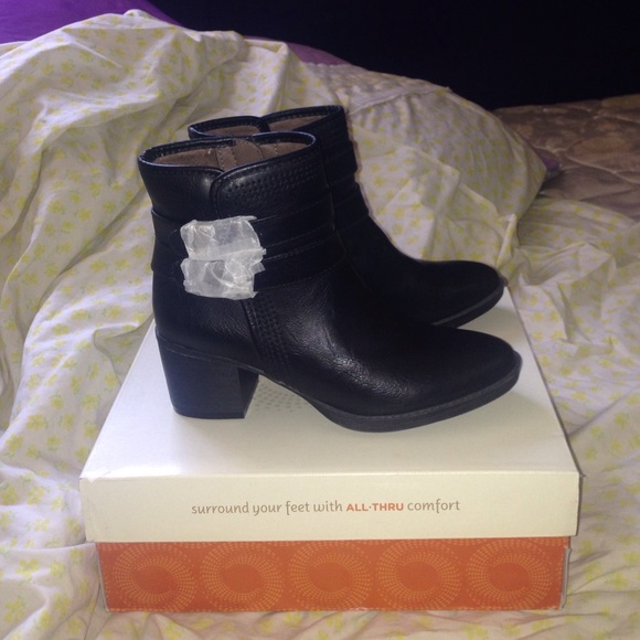 Naturalizer Shoes - Black booties
