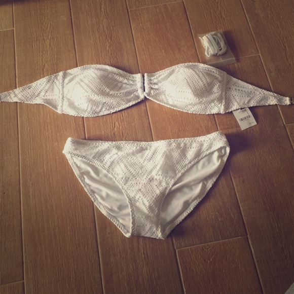 💥SALE💥 NWT White Crochet Overlay Bikini