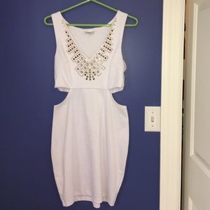 Studded, white party dress 👗