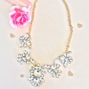 Statement Crystal Necklace!