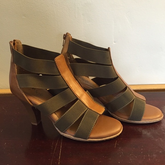 Sofft Shoes - EuroSoft tan/green strappy sandals 3 in heel
