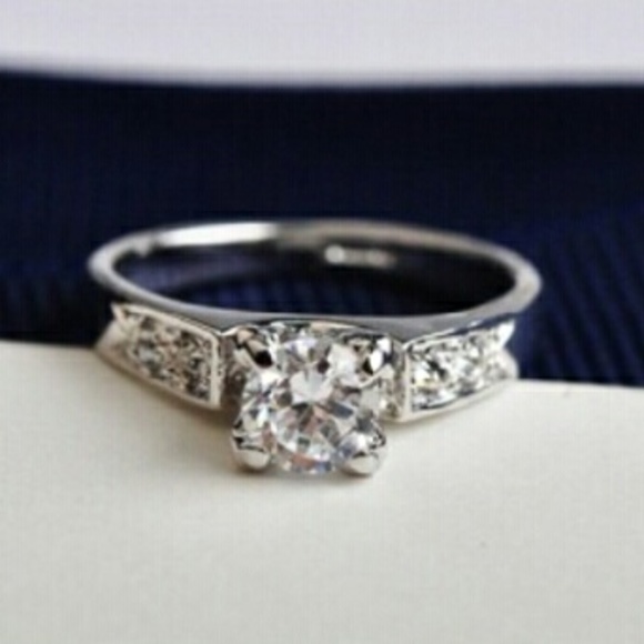 NWOT Cz Engagement Ring Size 6 - Picture 3 of 4