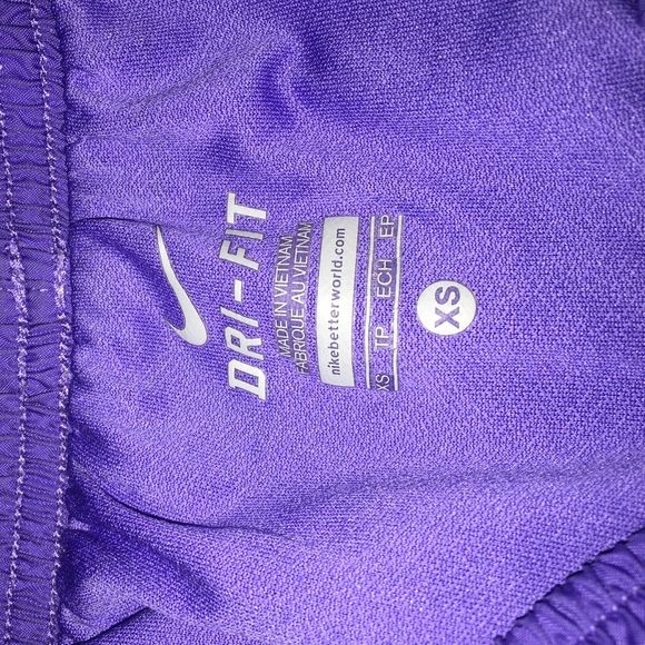 Nike shorts - Picture 2 of 2