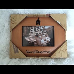 Walt Disney world 4x6 wood photo frame