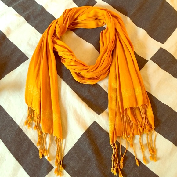 Banana republic orange/gold scarf