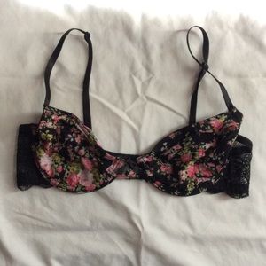 FOREVER 21  BRA 32B lace back