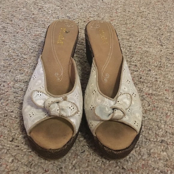 Summer wedges