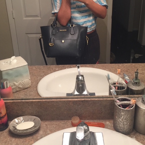 Michael Kors Purse - Picture 4 of 4