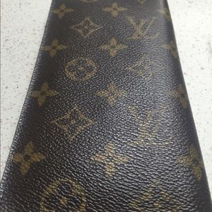 Used- Louis Vuitton Wallet/card holder