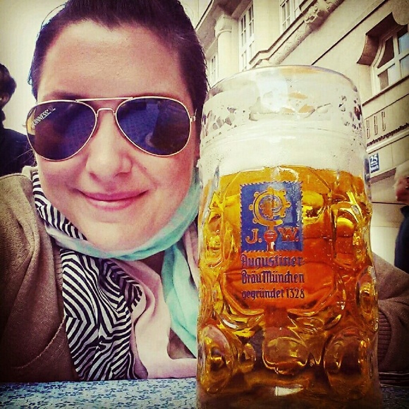 Meet your Posher, Becky